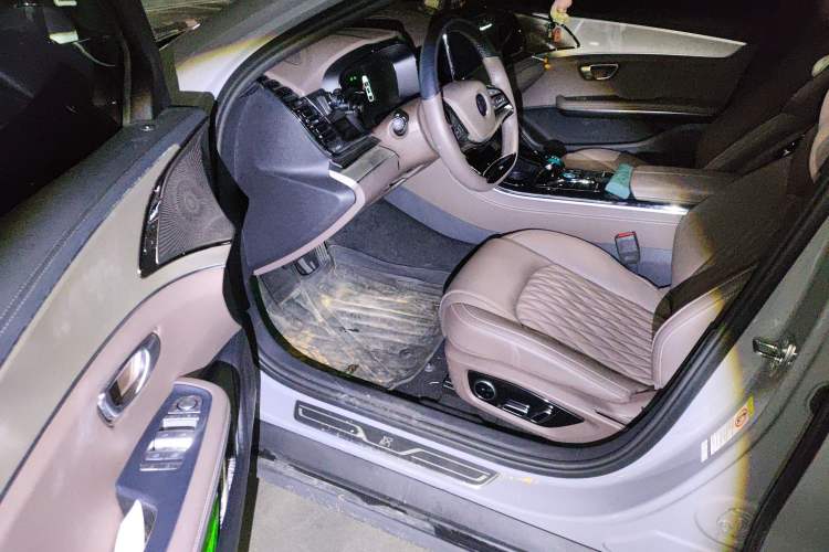 Used BYD Han 2024 EV Glory Edition 506KM Front-Wheel-Drive Premium Model
