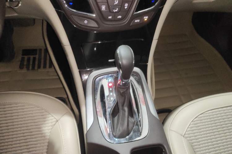 Used Buick Regal 2014 2.0L Leading Fashion Edition