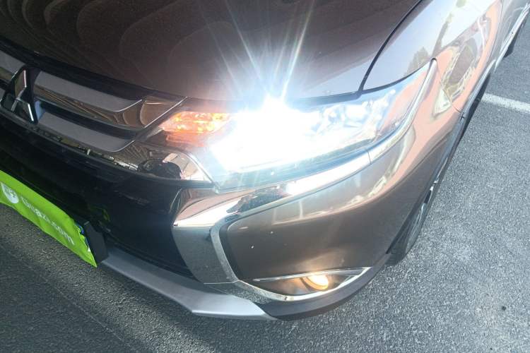 Used Mitsubishi Outlander 2018 2.4L 4x4 Elite Edition 5 Seats
