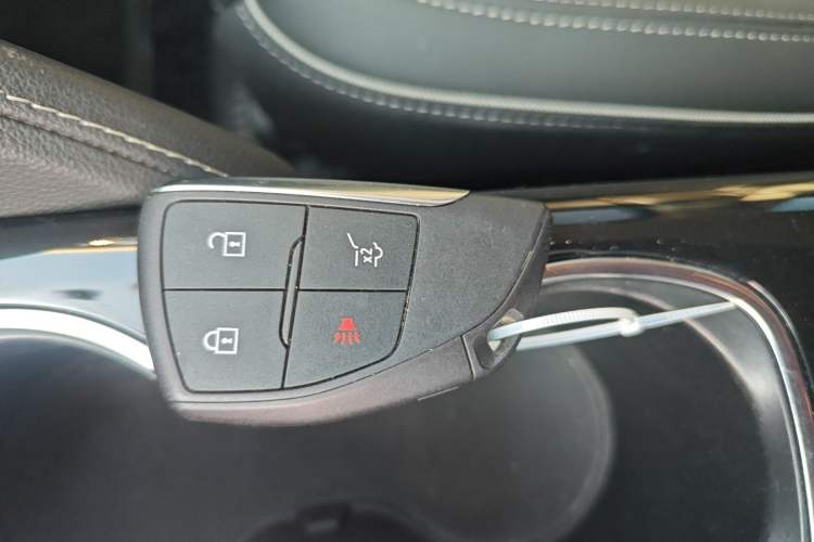 Used Buick Envision 2022 Encore Plus 652T Five-Seat Luxury Model
