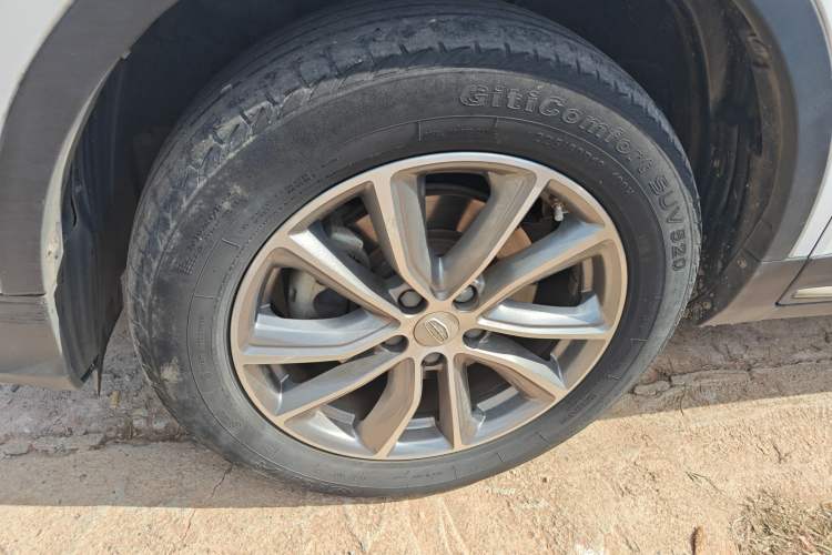 Used Geely Auto Emgrand X7 Sport 2018 1.8TD Automatic Two-Wheel Drive Zhiya Model
