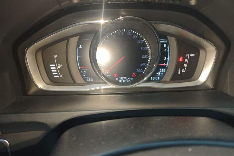 Used Volvo V60 2015 T5 Zhiya Edition
