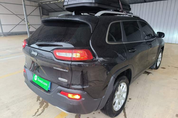 Used  Cherokee 2016 2.4L Professional Smart Version