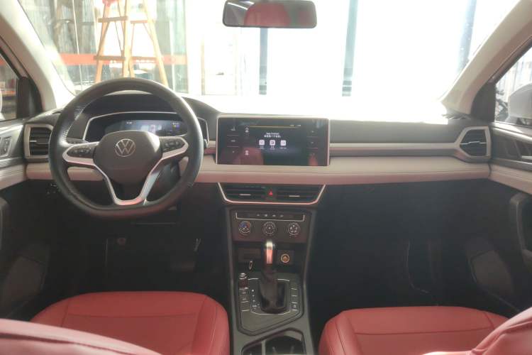 Used Volkswagen Tharu 2023 300TSI Two-Wheel-Drive Crescent Edition
