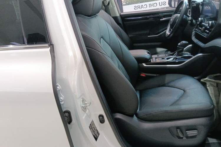 Used Toyota Highlander 2022 Dual-Engine 2.5L Two-Wheel Drive Prestige Edition 7-Seater
