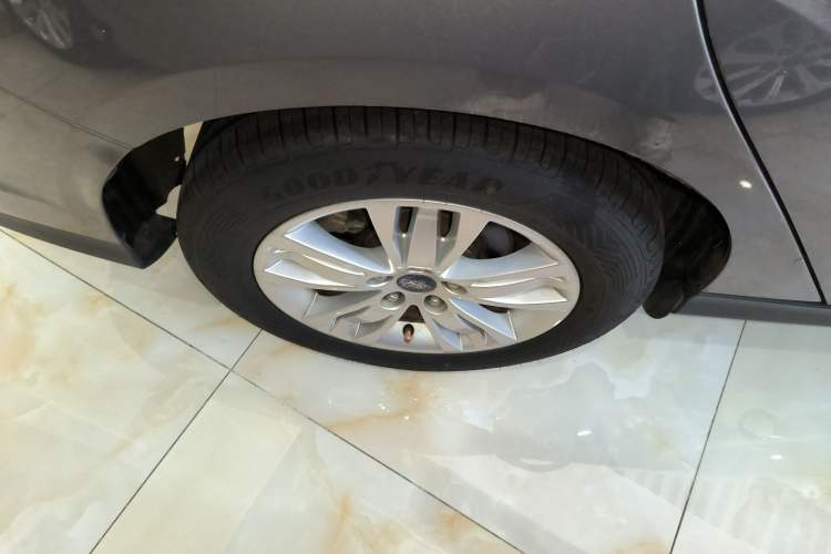 Used Ford Focus 2012 Sedan 1.6L Automatic Comfort Model
