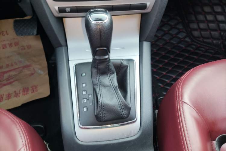 Used Skoda Octavia 2015 Classic Model 1.6L Automatic Elegance Edition
