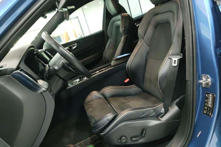 Used Volvo XC60 New Energy 2019 T8 E-Drive Hybrid Intelligent Luxury Sport Edition China V Standard
