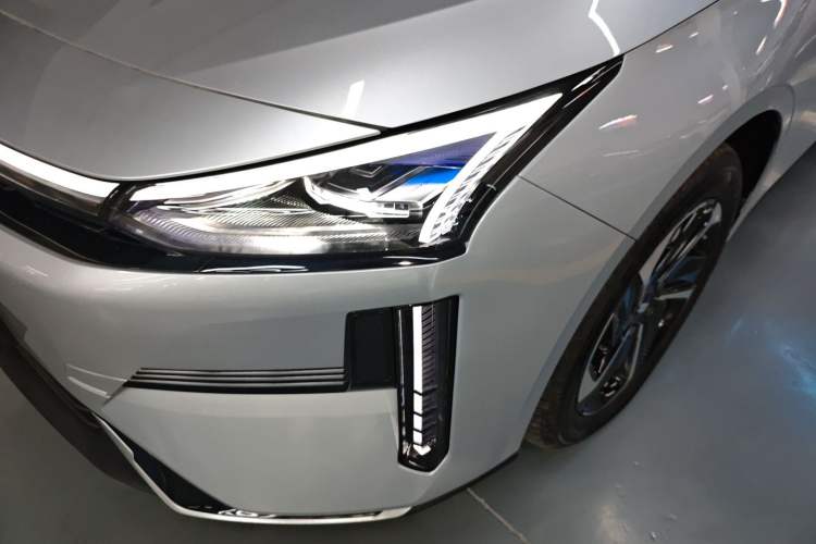 Used  L6 2025 EM-i 140km Starship Edition