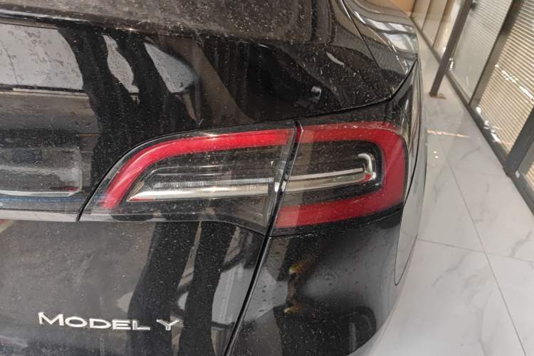 Used Tesla Model Y 2021 Standard Range Rear-Wheel Drive Version