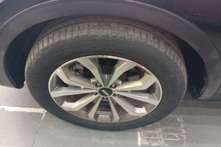 Used Wey VV6 2018 2.0T Two-Wheel-Drive Ultra-Luxury Version China V Standard
