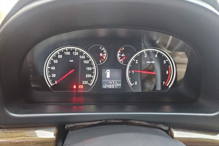 Used Jinbei Grace 2014 2.0L Luxury Short-Wheelbase 7-Seater 1TR
