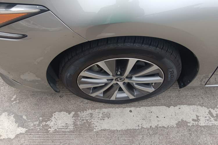 Used Lexus ES 2020 200 Excellence Edition
