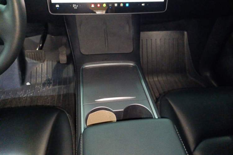 Used Tesla Model Y 2024 Rear-Wheel-Drive Version
