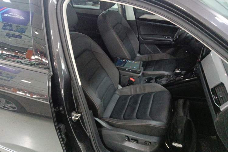 Used Volkswagen Tayron 2021 280TSI Two-Wheel Drive Luxury Smart Connectivity Version
