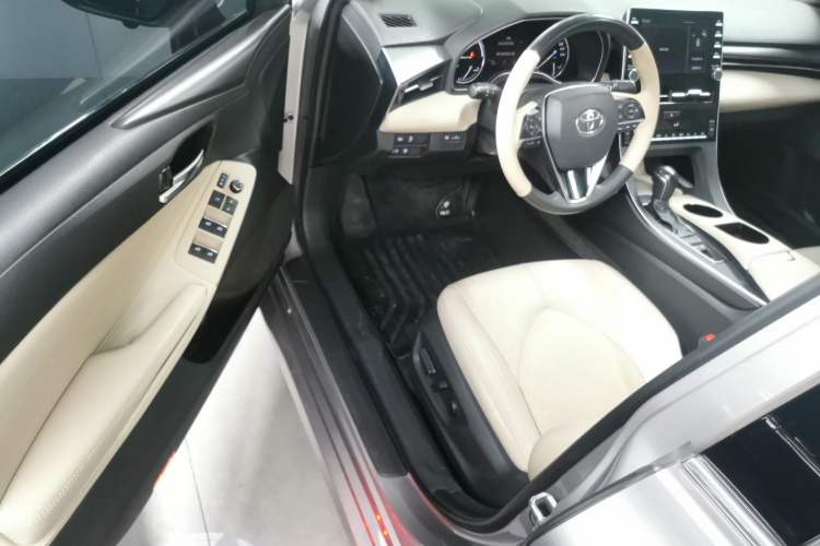 Used Toyota Avalon 2019 Dual-Engine 2.5L Luxury Edition China VI Standard
