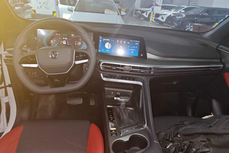 Used Changan CS35PLUS 2023 Enjoy Edition 1.4T DCT Prestige Model
