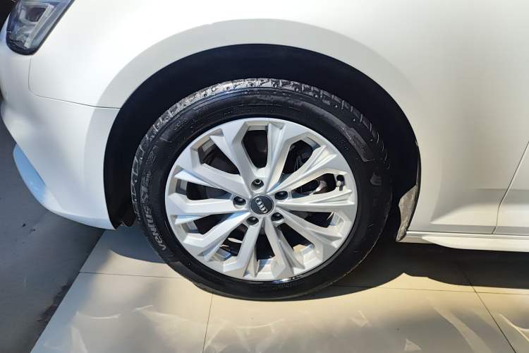 Used Audi A4L 2019 40 TFSI Ambition China VI
