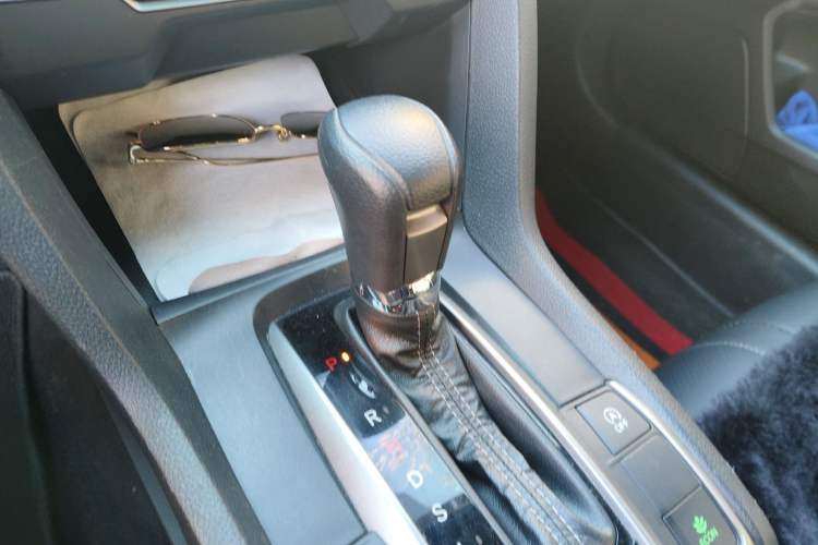 Used Honda Civic 2021 HATCHBACK 220TURBO CVT New Trendsetter
