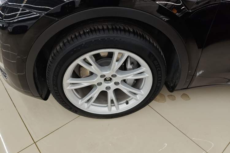 Used Tesla Model Y 2022 Long-Range All-Wheel-Drive Version