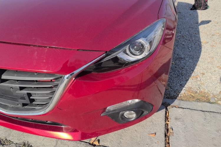 Used Mazda Mazda 3 Axela 2014 Sedan 1.5L Automatic Comfort Model
