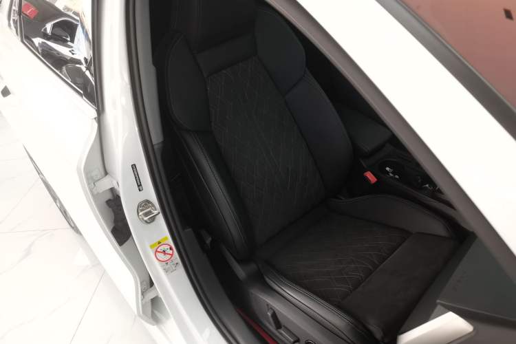 Used Audi A3 2023 Restyled A3L Limousine 35 TFSI Luxury Sport Edition
