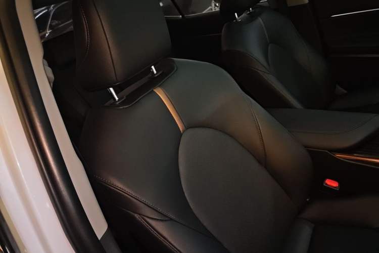 Used Toyota Camry 2019 Revised Version 2.0G Luxury Edition