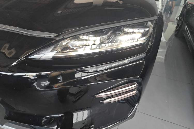 Used BYD Song PLUS New Energy 2023 Champion Edition EV 520KM Prestige Model
