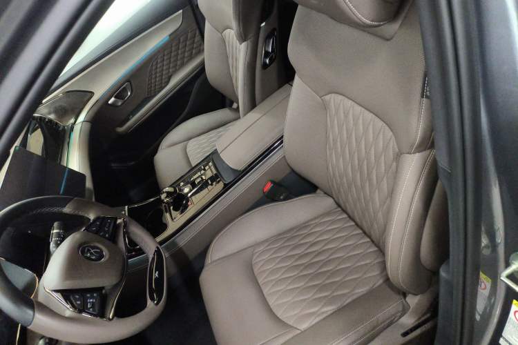 Used BYD Han 2023 EV Champion Edition 605KM Front-Drive Premium Model