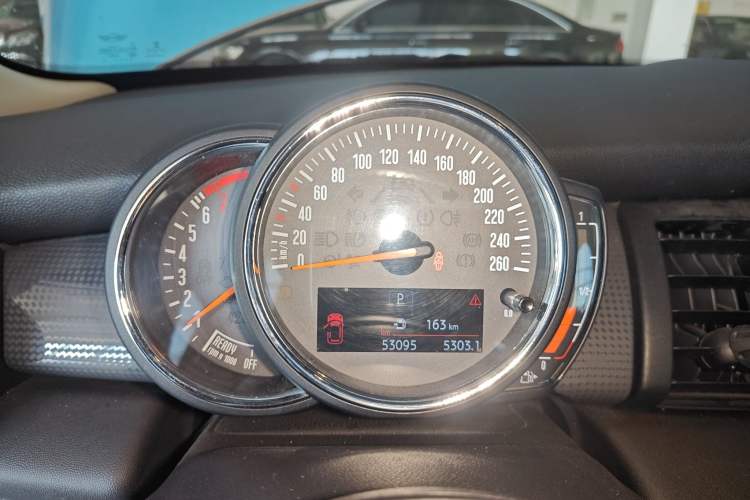 Used  MINI 2016 1.5T COOPER Five-Door Edition
