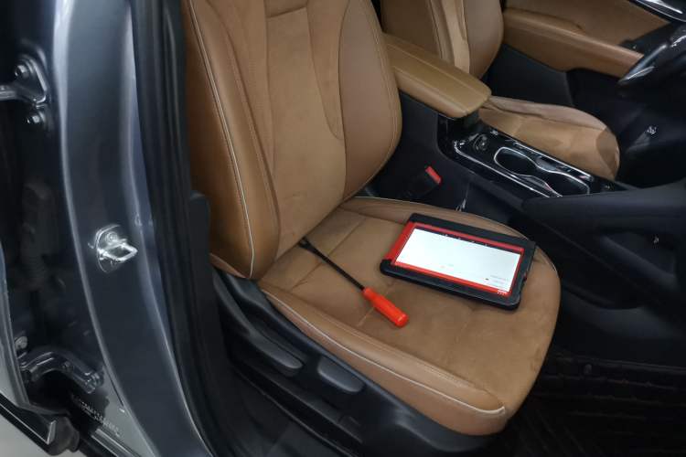 Used Buick Envision 2020 Encore S 652T Two-Wheel Drive Luxury Model
