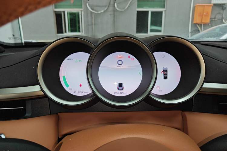 Used ORA Lightning Cat 2022 555 km Luxury Edition
