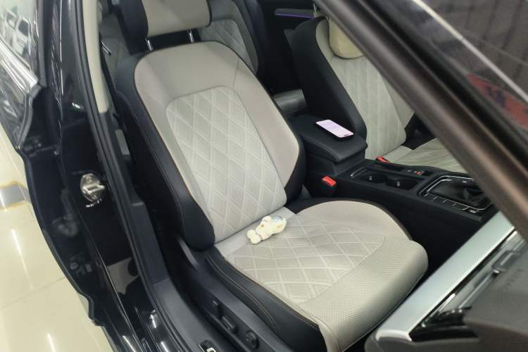 Used Volkswagen Magotan 2023 2 Million Units Commemorative Edition 330TSI DSG Luxury Version
