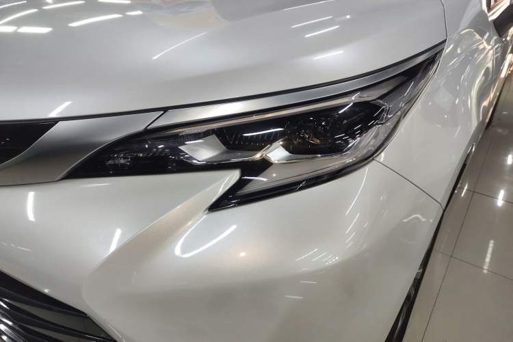 Used Toyota Sienna 2024 2.5L Hybrid Four-Wheel Drive Prestige Edition
