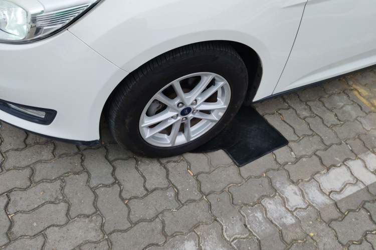 Used Ford Focus 2018 Sedan Classic 1.6L Automatic Trendy SmartDrive Edition