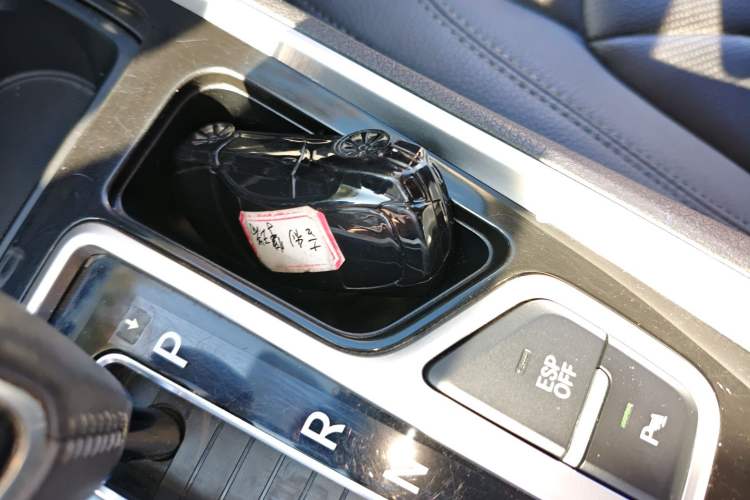 Used Geely Auto Emgrand GT 2017 2.4L Luxury Model
