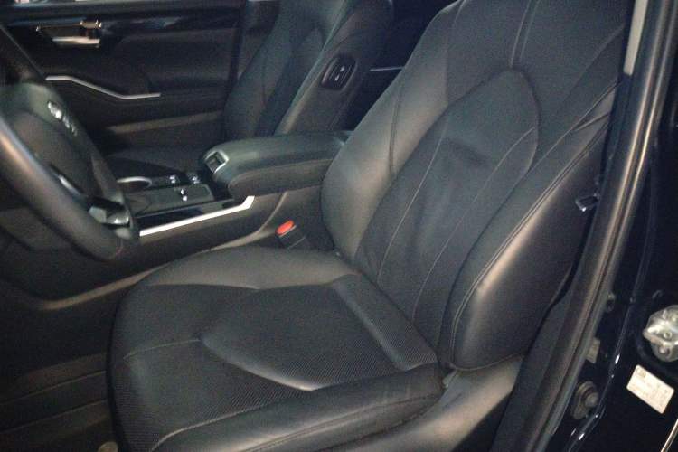 Used Toyota Highlander 2024 2.5L Smart Electric Hybrid Dual-Motor Two-Wheel Drive Luxury Version 7 Seats
