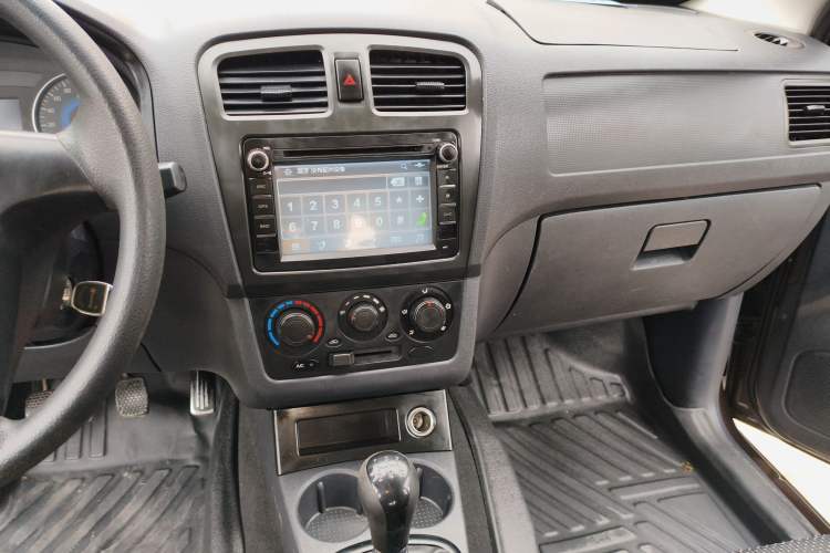 Used Dongfeng Fengon 330 2014 1.5L Manual Utility Version DK15