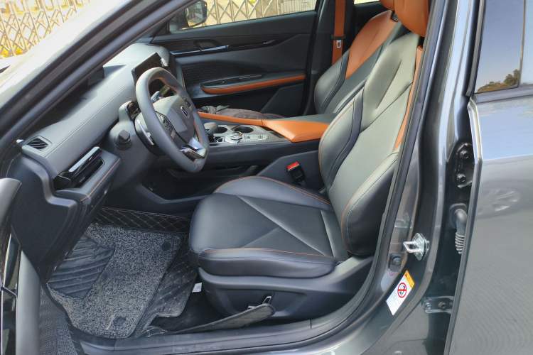 Used Changan UNI-V 2022 1.5T Prestige Version