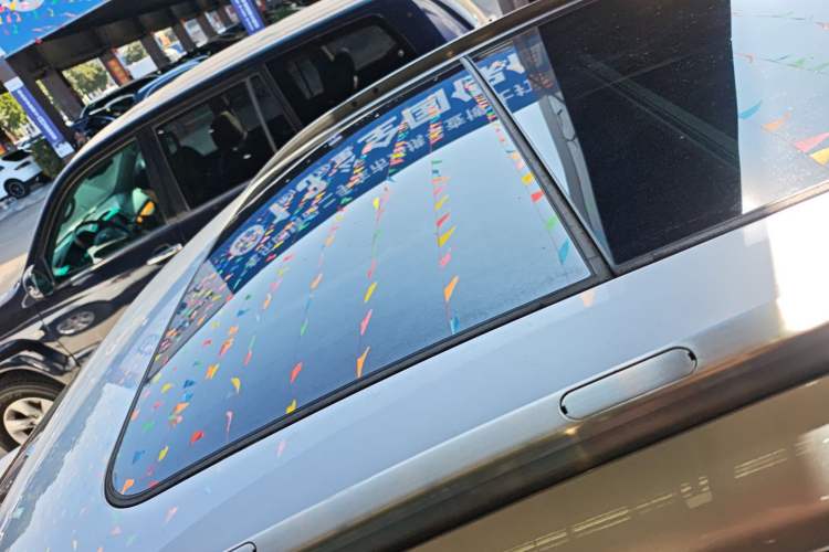 Used Honda Vezel 2015 1.8L CVT 2WD Luxury Model
