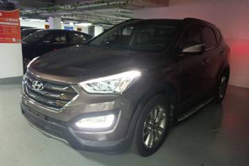 Used Hyundai Santa Fe 2013 Revised Version 2.4L Automatic All-Wheel Drive Luxury Trim