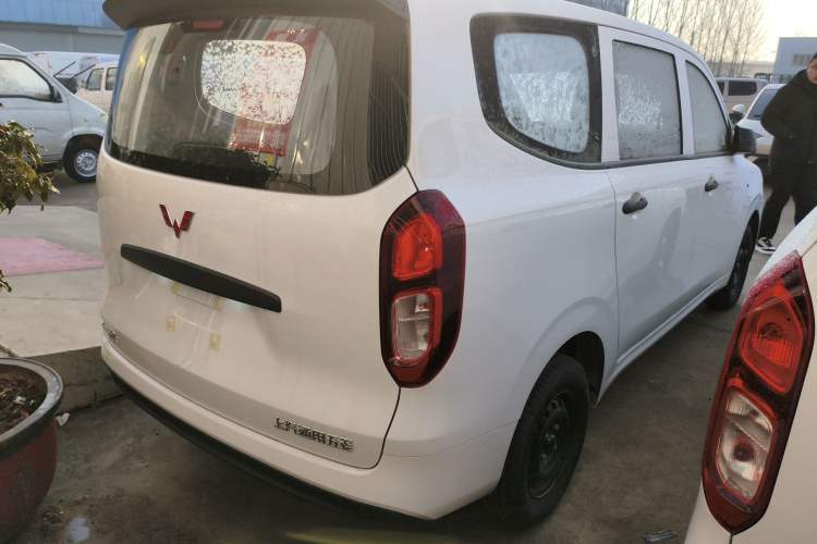 Used Wuling Hongguang New Energy 2024 All-Electric Model 300KM Practical Version
