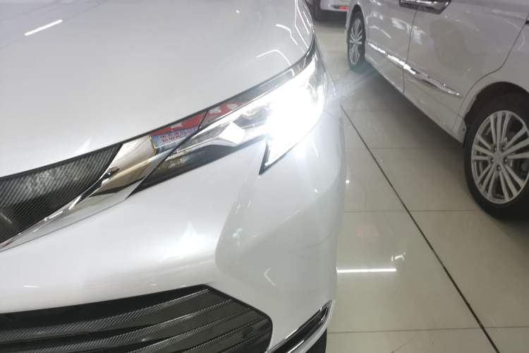 Used Toyota Sienna 2023 2.5L Hybrid Comfort Edition
