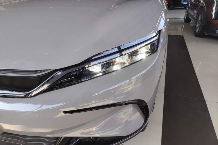 Used BYD Han 2025 EV with 701 km of Laser Radar-Enabled Intelligent Driving
