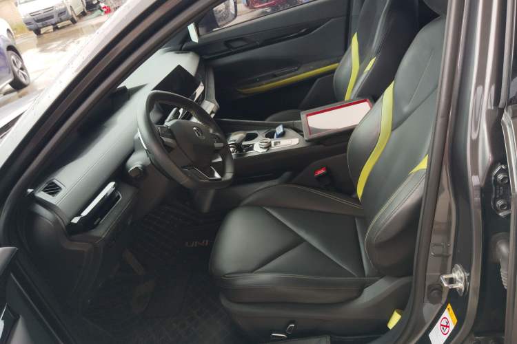 Used Changan UNI-V 2022 1.5T Sport Edition
