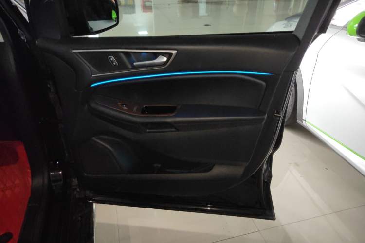 Used Ford Edge 2018 Facelifted EcoBoost 245 Two-Wheel-Drive Platinum Edition 5 Seats China V Emission Standard
