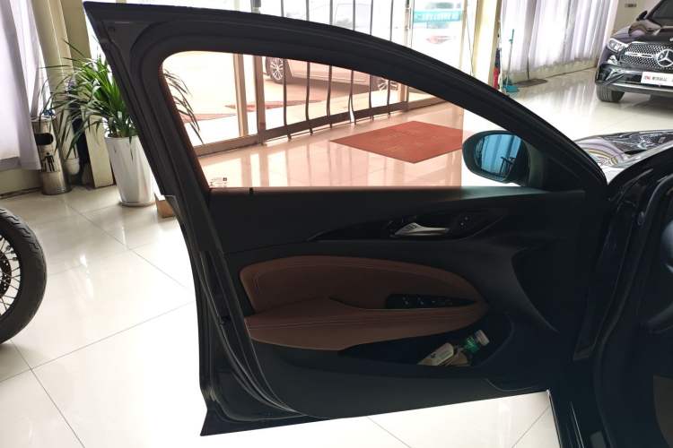 Used Buick Regal 2019 Revised 20T Luxury Version China VI Standard
