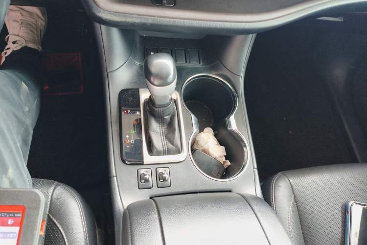 Used Toyota Highlander 2015 2.0T Two-Wheel Drive Luxury Edition 7 Seats
