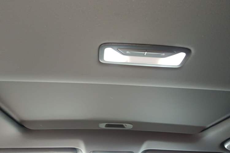 Used Changan UNI-V iDD 2023 Zhidian iDD 1.5T 113km Smart & Fun Version (Rapid Edition)