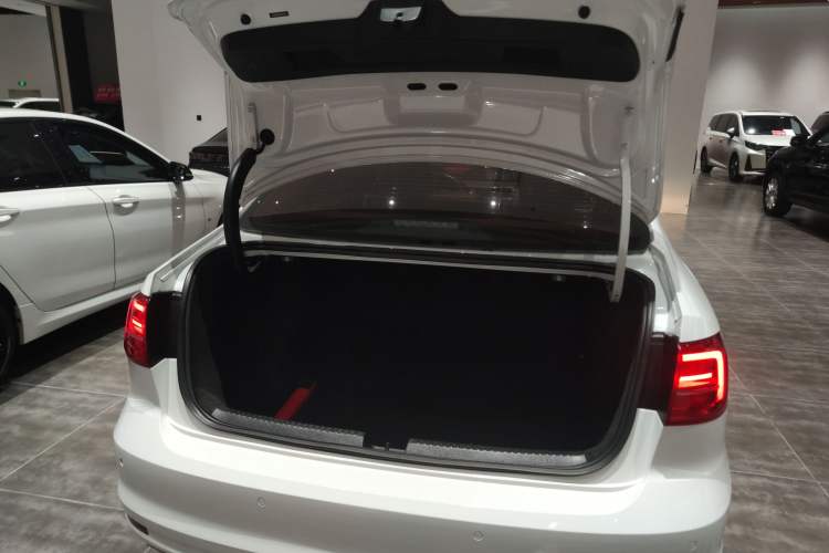 Used Volkswagen Sagitar 2018 280TSI DSG Comfort Model
